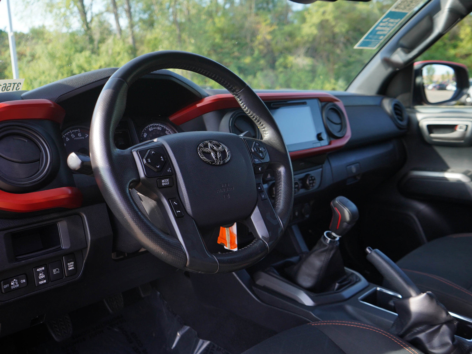 Used 2018 Toyota Tacoma TRD Off-Road w/ Technology Package AWD/4WD image 24