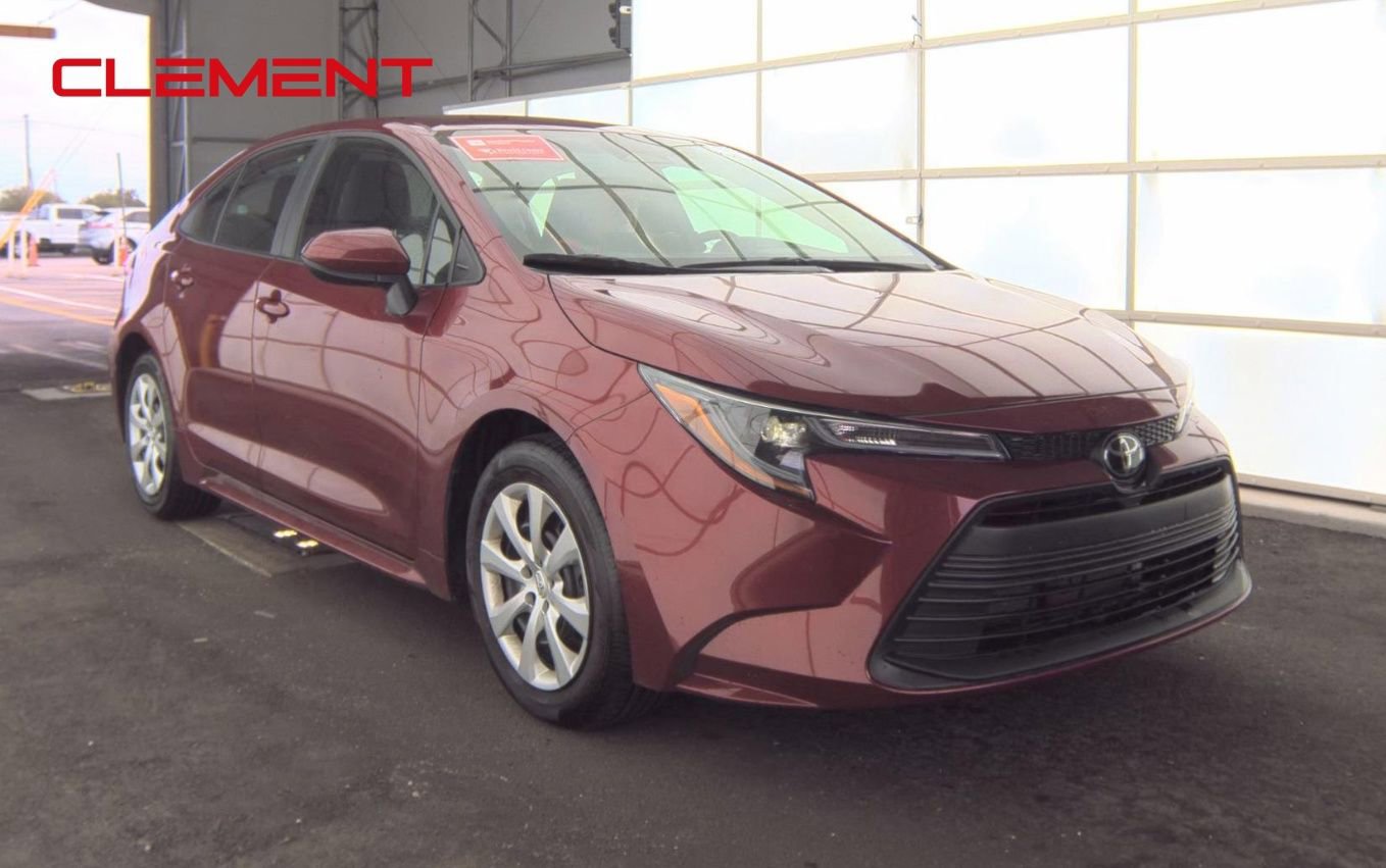 Used 2025 Toyota Corolla LE w/ Convenience Package FWD image 4