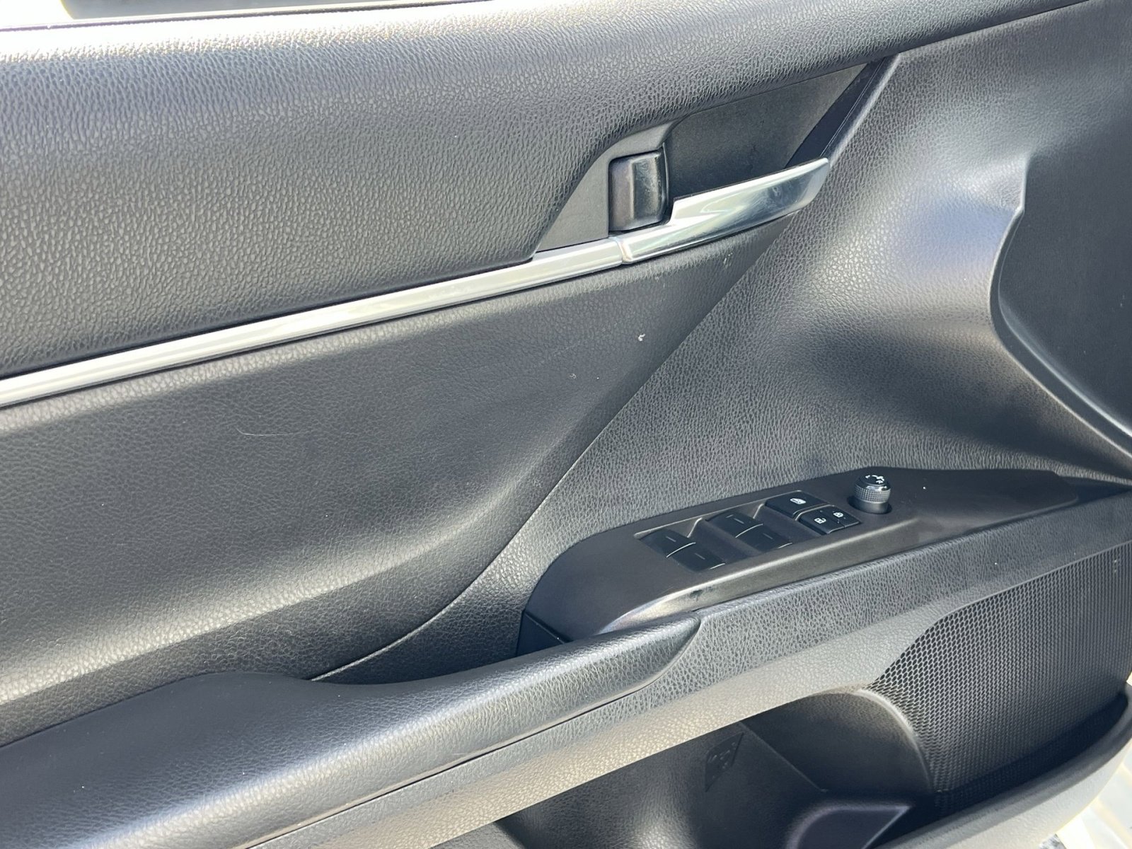 Used 2022 Toyota Camry SE image 15