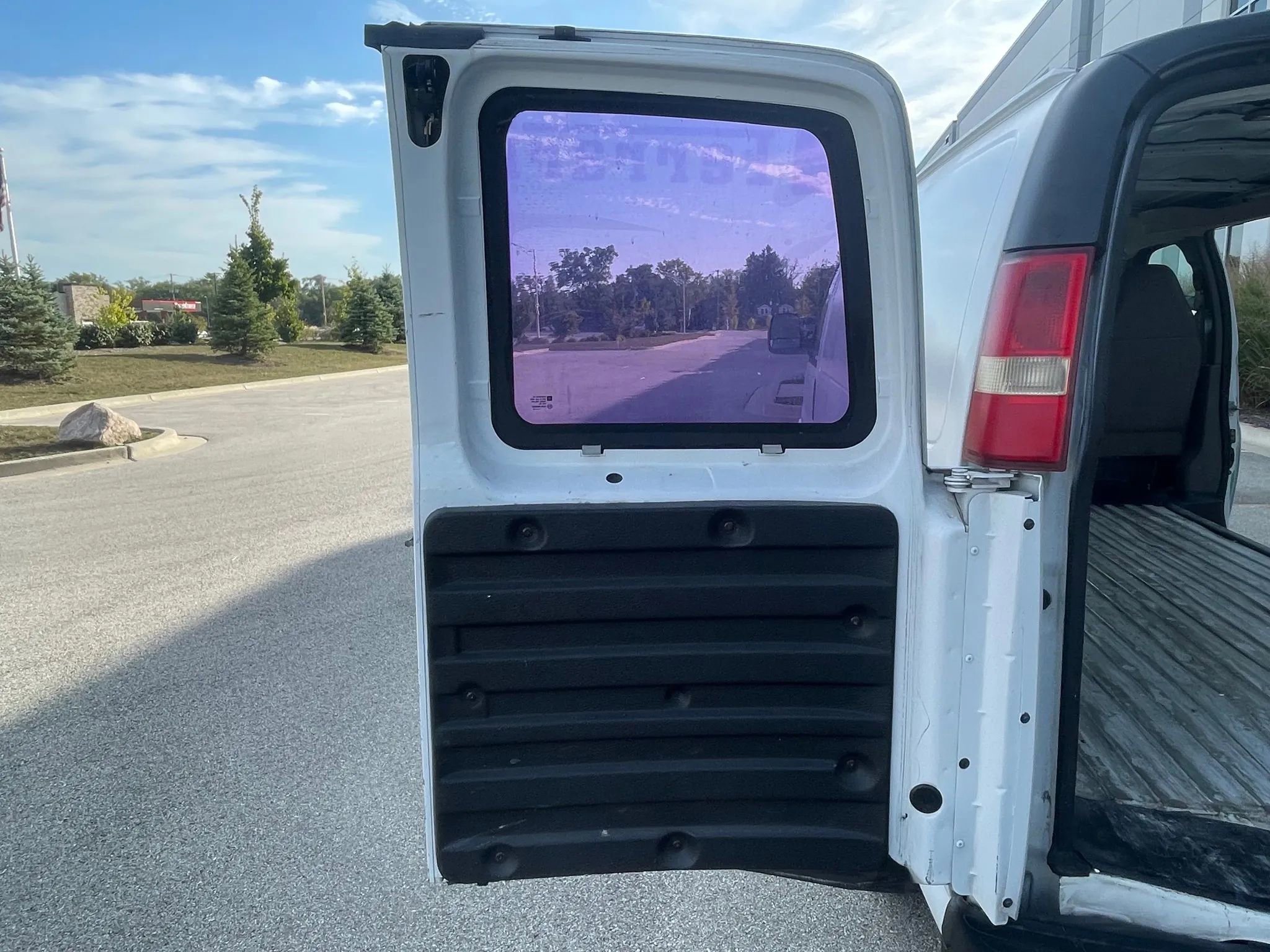 Used 2008 GMC Savana 1500 RWD image 17