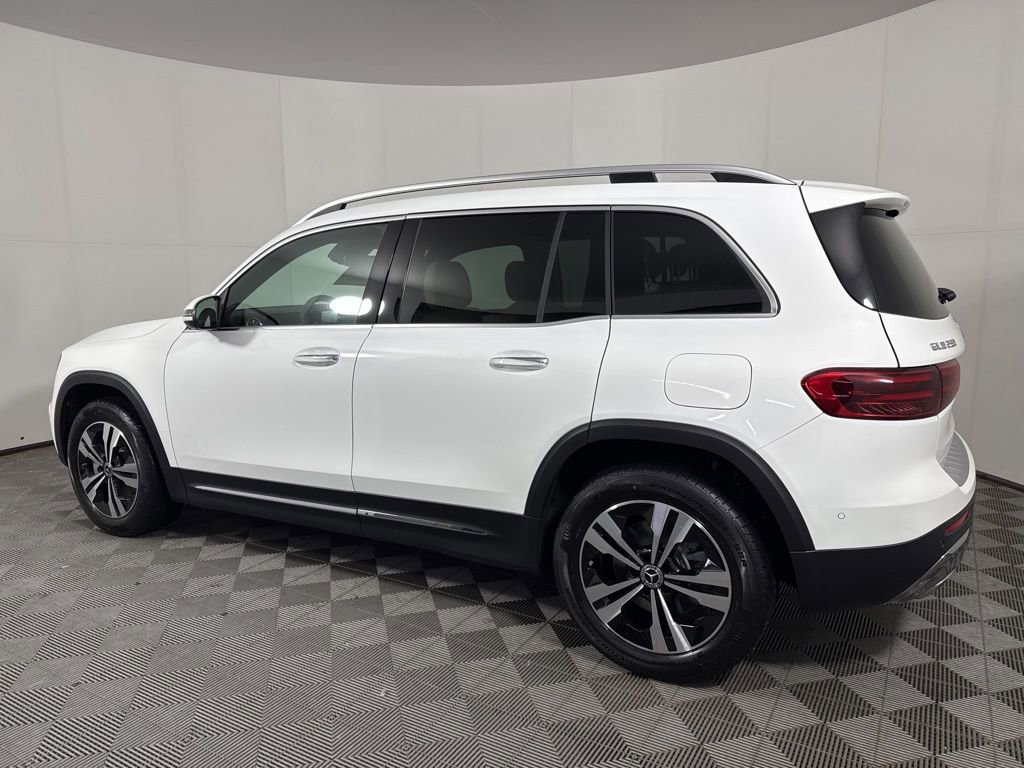 New 2026 Mercedes-Benz GLB 250 4MATIC image 4