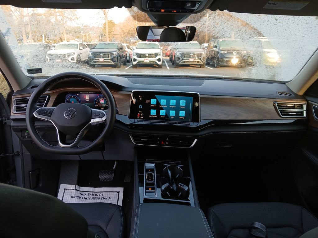 New 2025 Volkswagen Atlas SE image 12