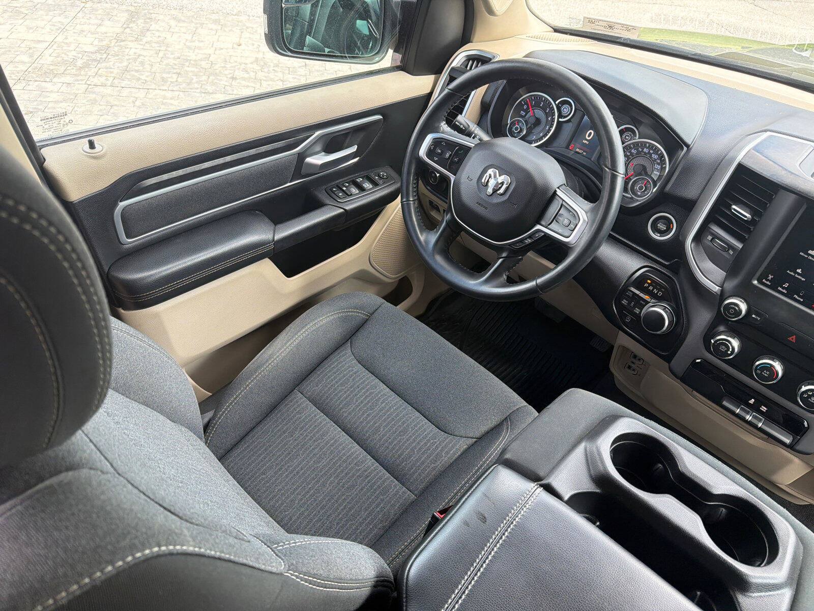 Used 2020 RAM 1500 4x4 Crew Cab image 21
