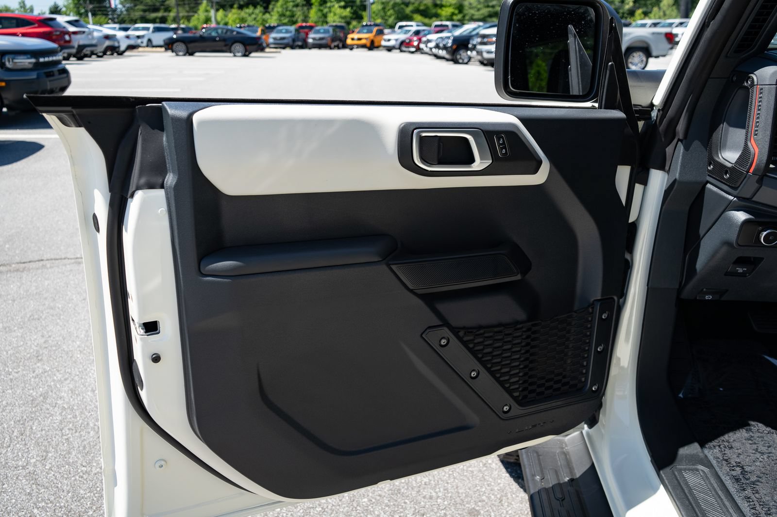 New 2026 Ford Bronco Outer Banks w/ Sasquatch Package AWD/4WD image 29