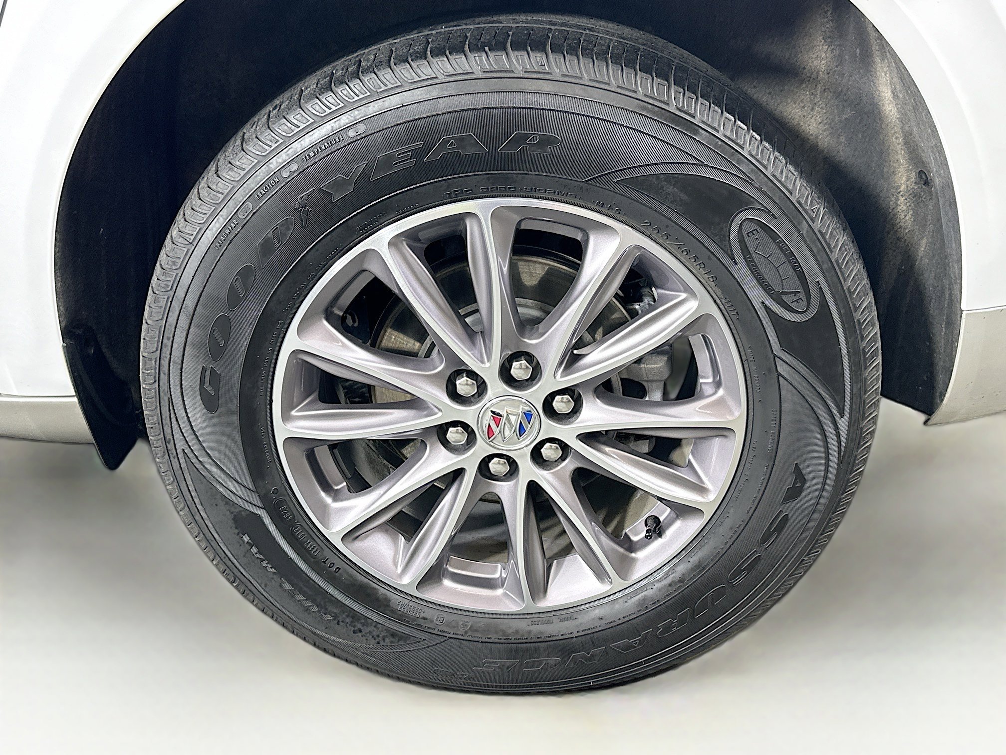 Used 2024 Buick Enclave Premium image 11