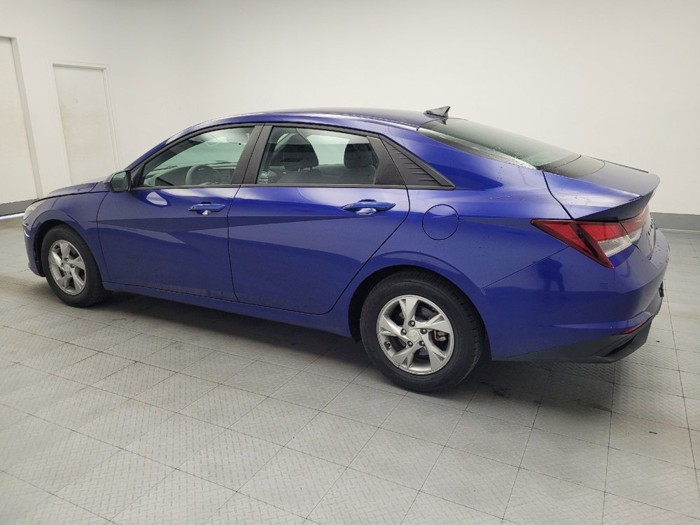 Used 2021 Hyundai Elantra SE FWD image 3