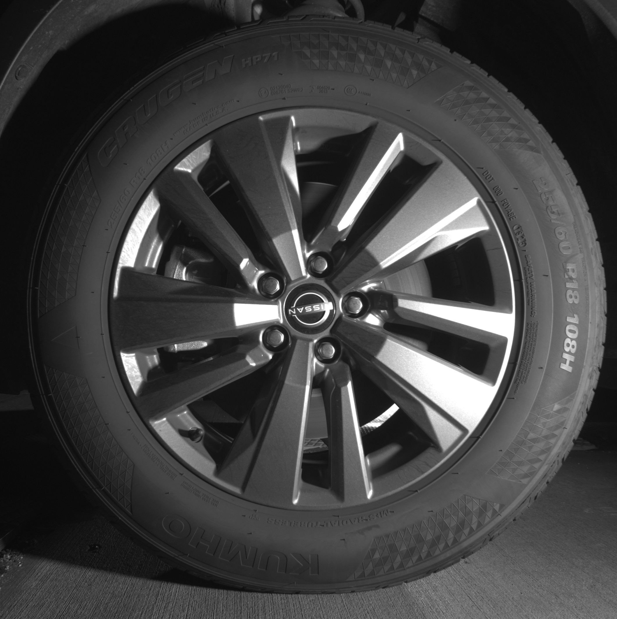 Used 2025 Nissan Pathfinder SV image 12