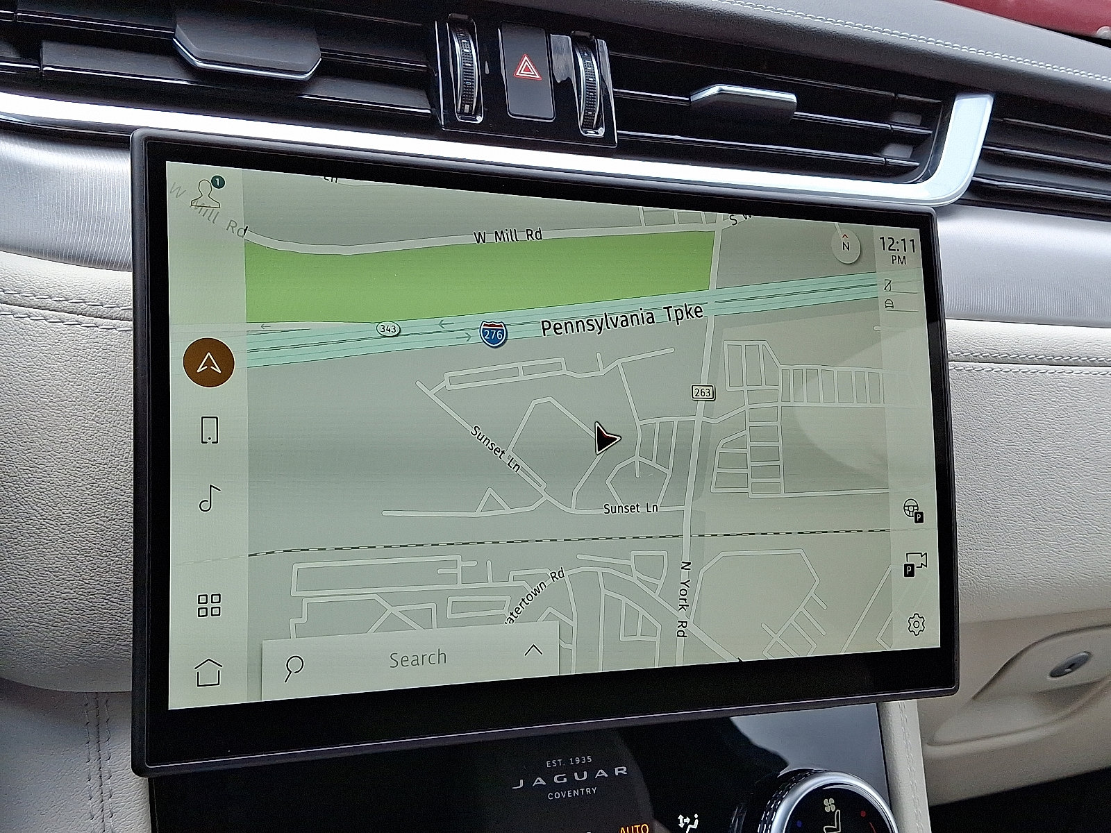 Certified 2025 Jaguar F-PACE R-Dynamic S image 17