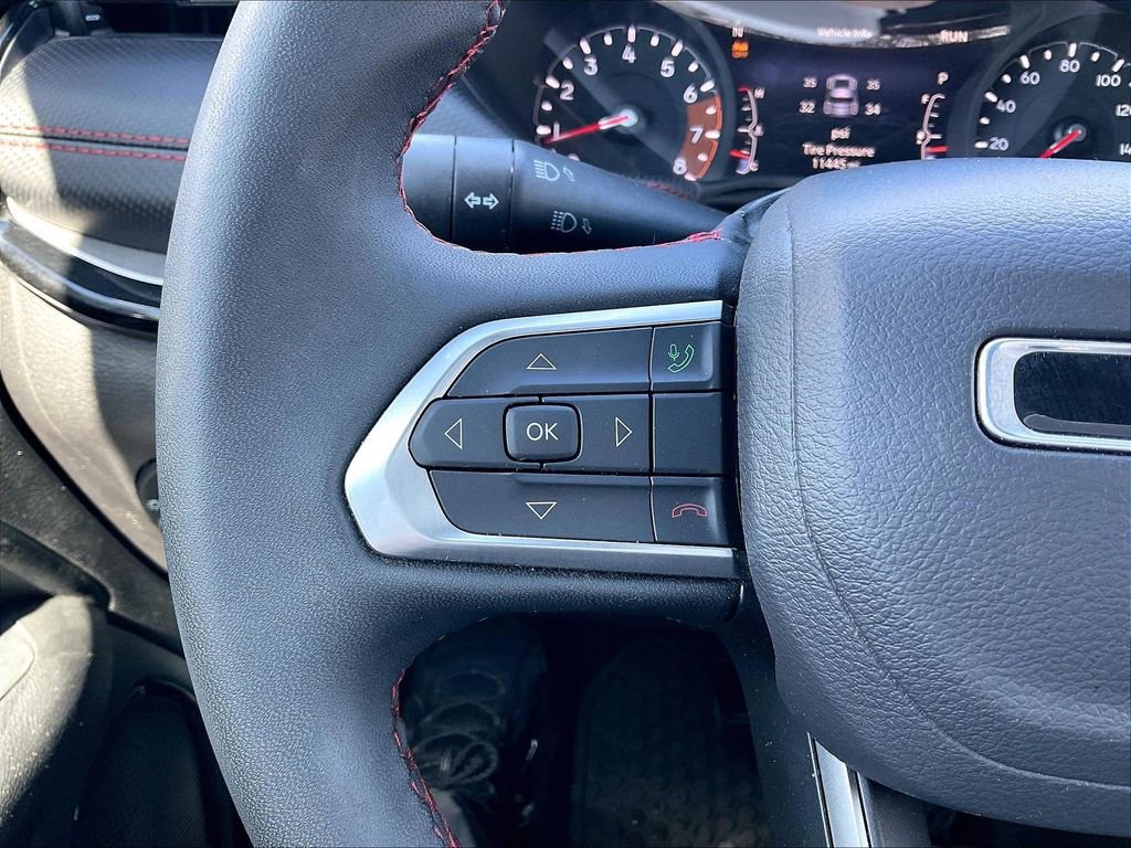 Used 2025 Jeep Compass Trailhawk image 21