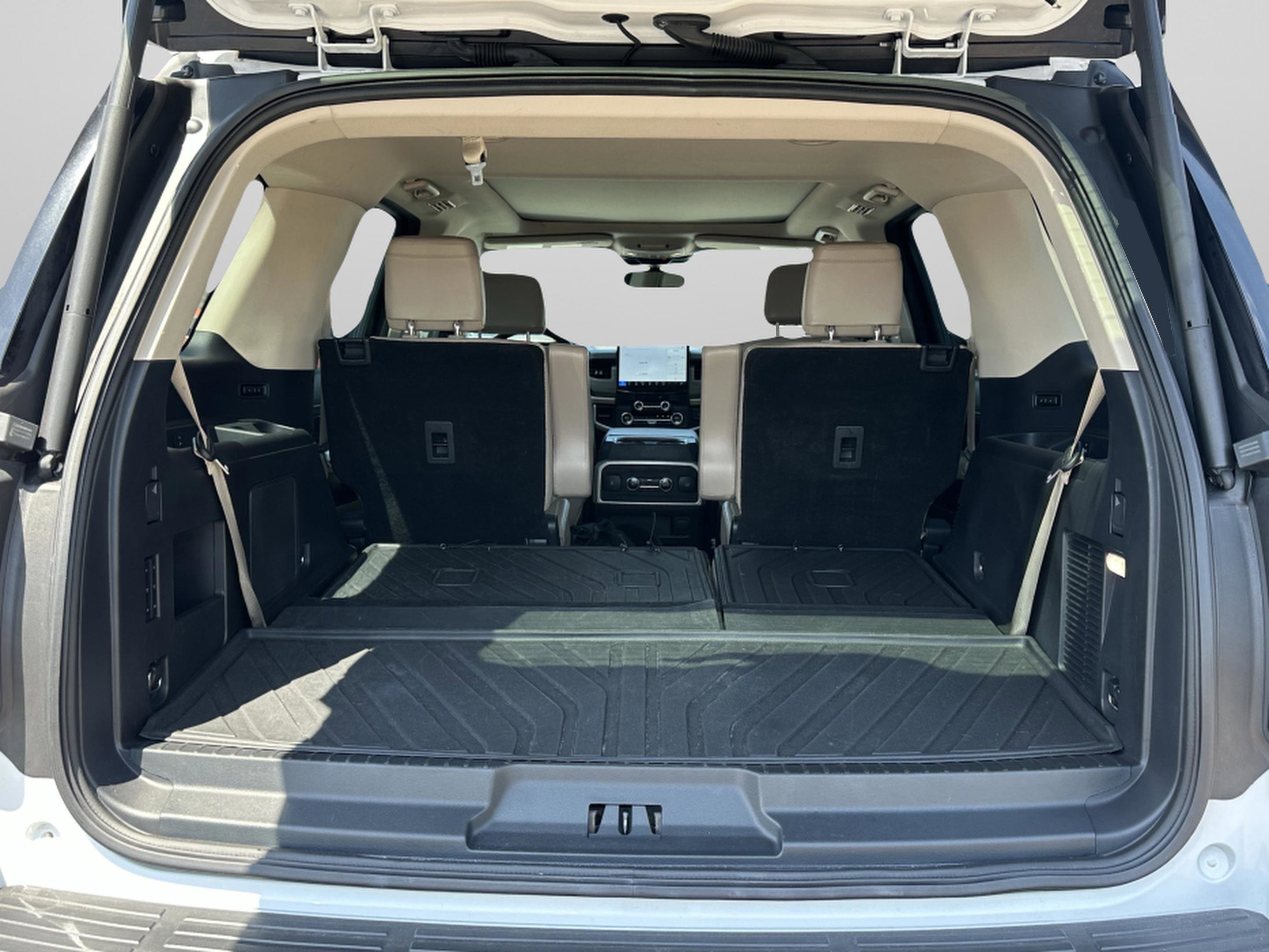 Used 2022 Ford Expedition Limited RWD image 9