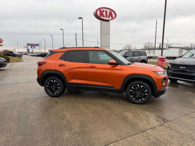 Used 2023 Chevrolet TrailBlazer LT w/ Convenience Package image 2