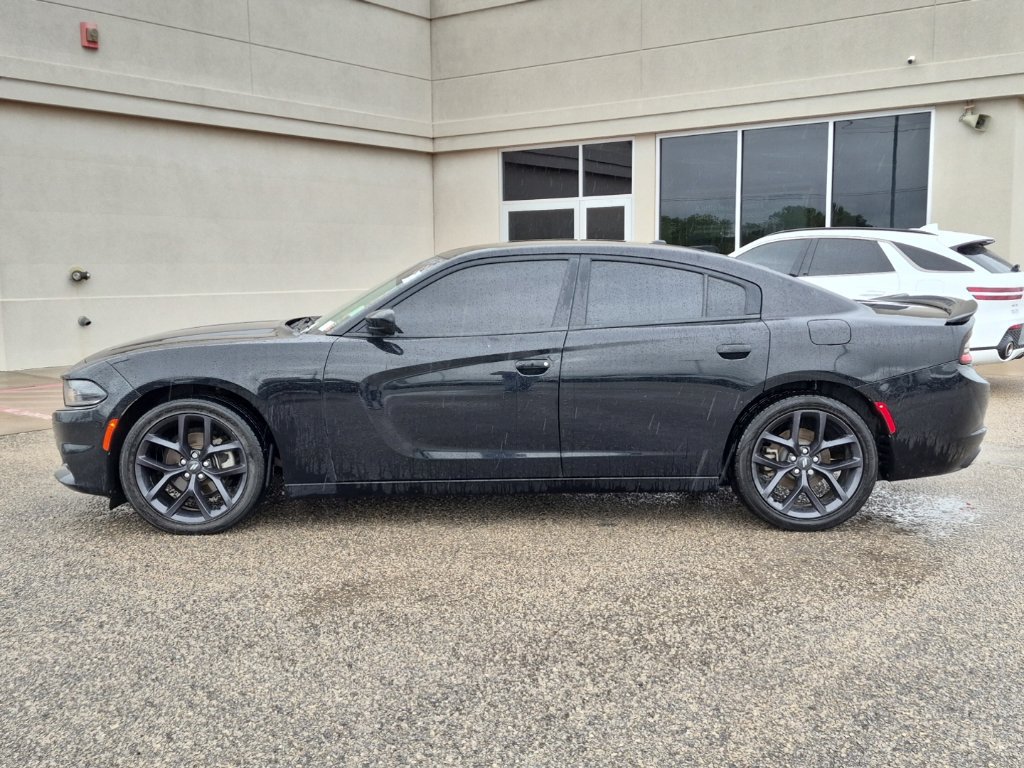 Used 2021 Dodge Charger SXT w/ Blacktop Package RWD image 5
