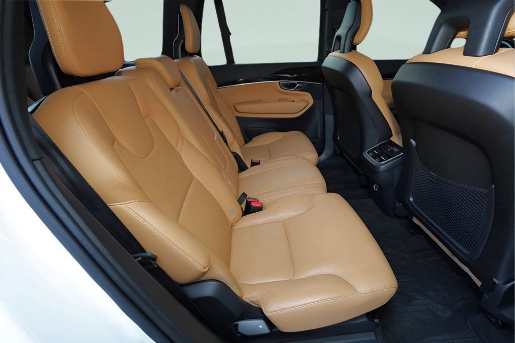 Used 2018 Volvo XC90 T6 Momentum w/ Convenience Package AWD/4WD image 15