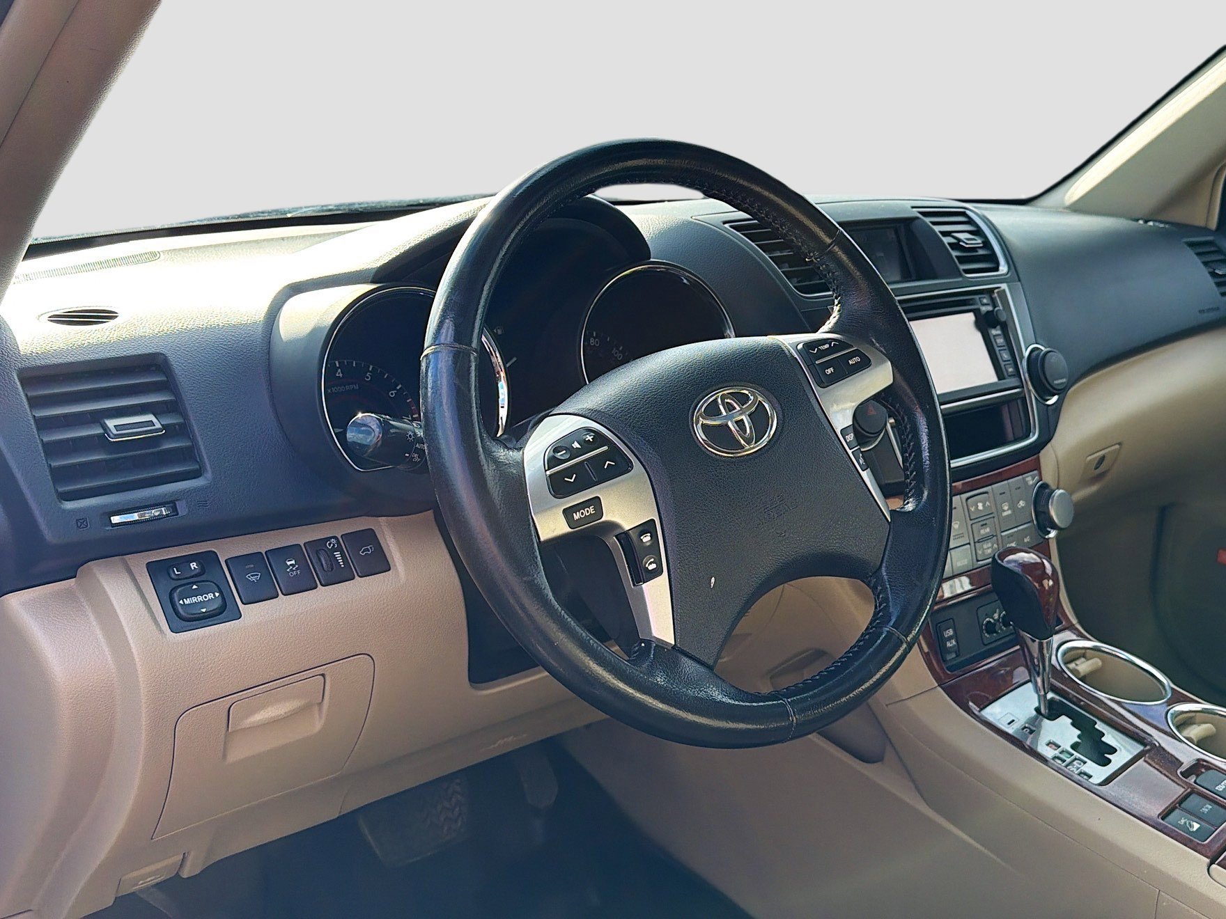 Used 2013 Toyota Highlander Limited AWD/4WD image 4