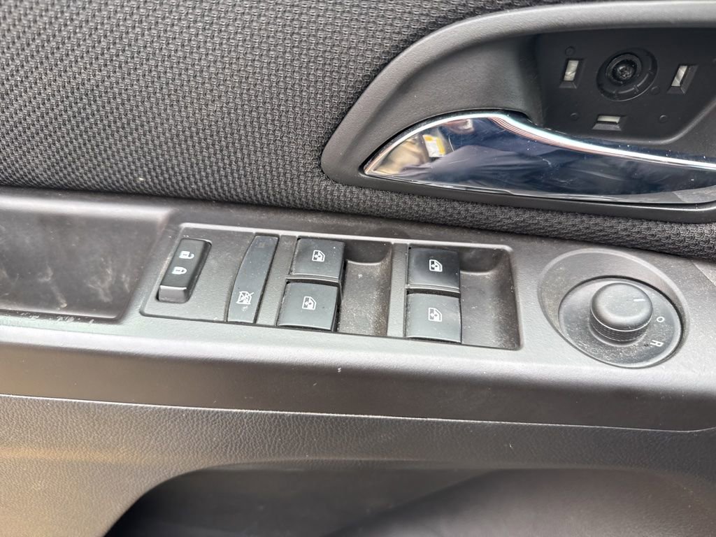 Used 2015 Chevrolet Cruze LT image 9
