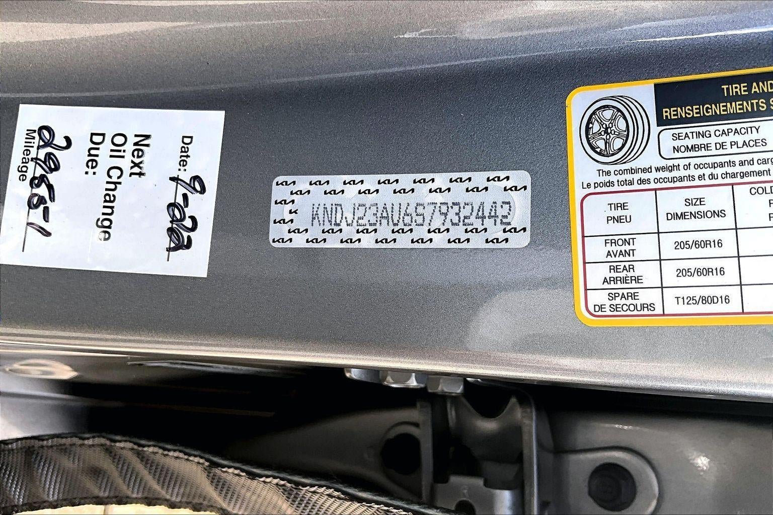Used 2025 Kia Soul LX w/ LX Technology Package FWD image 19