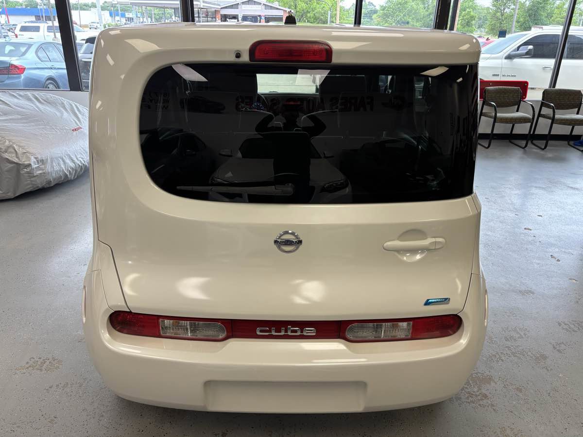 Used 2013 Nissan Cube 1.8 S w/ Interior Designer Pkg FWD image 10