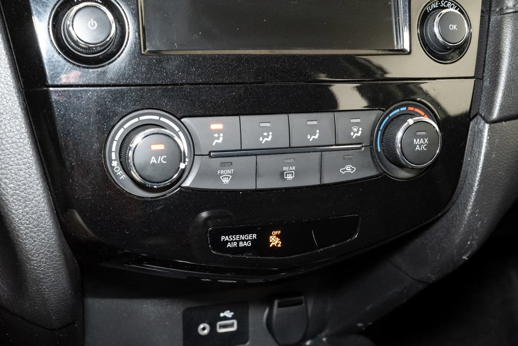Used 2020 Nissan Rogue S FWD image 14