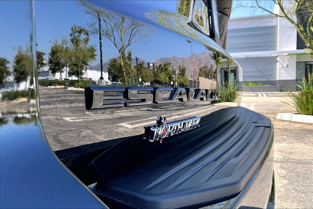 Used 2024 Cadillac Escalade Sport w/ LPO, ONYX Package AWD/4WD image 31