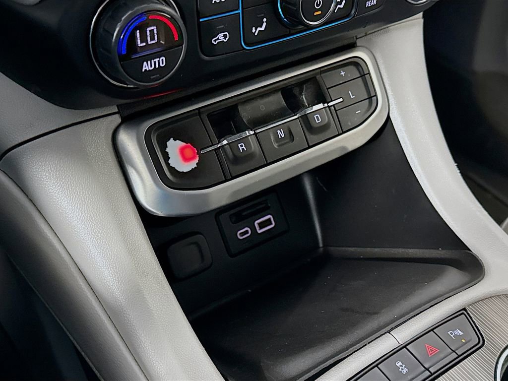Used 2020 GMC Acadia SLT w/ Premium Package FWD image 17