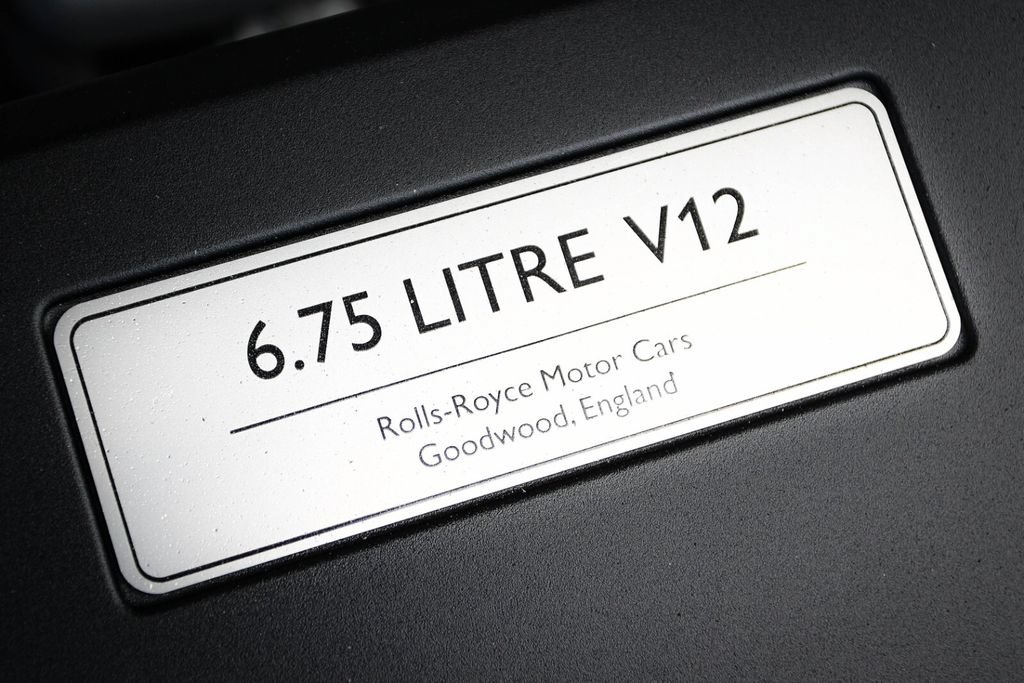 Used 2022 Rolls-Royce Cullinan AWD/4WD image 23