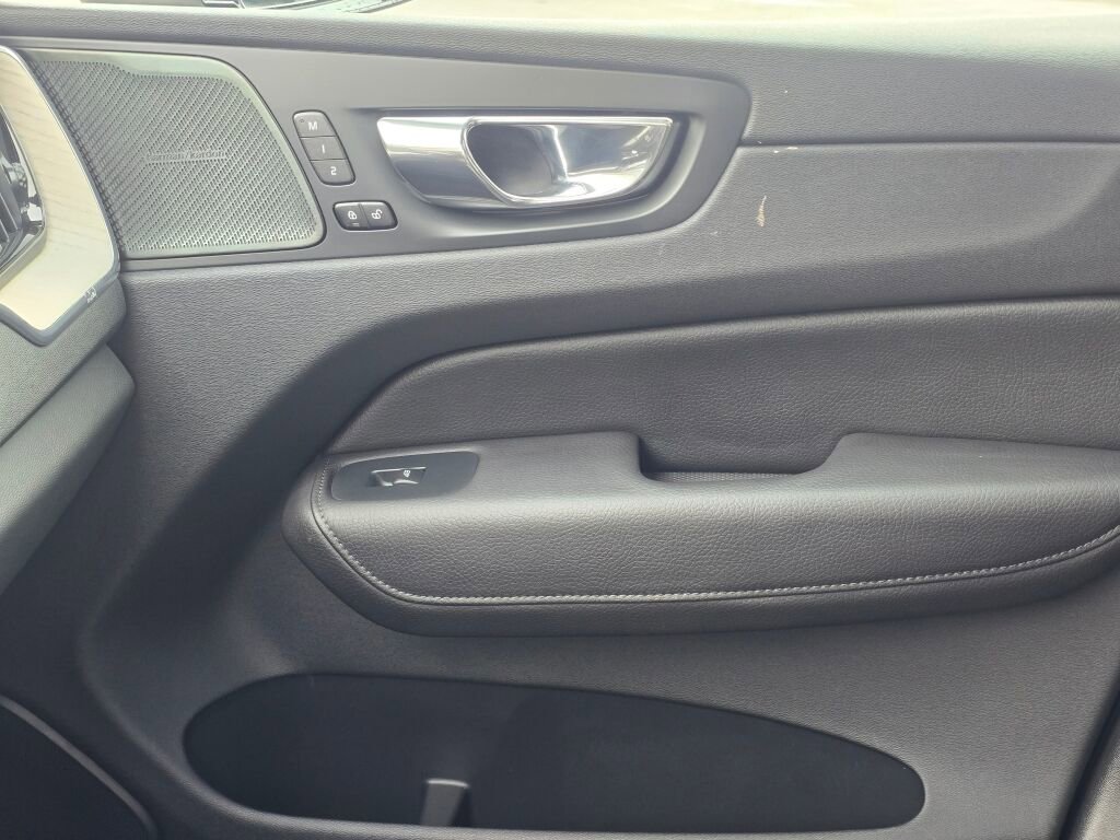 Used 2020 Volvo XC60 T5 Inscription w/ Protection Package Premier image 33