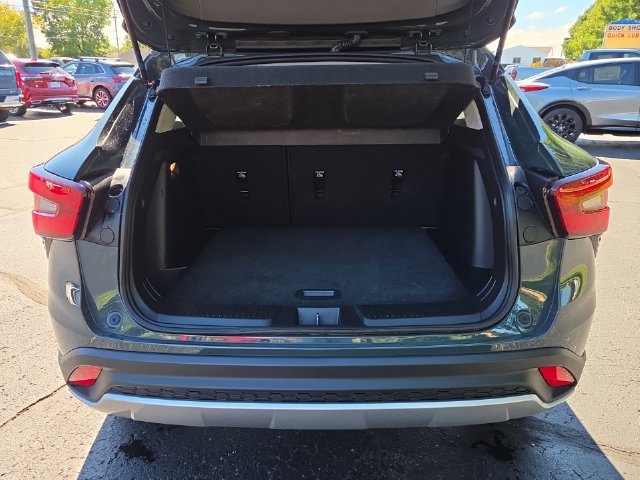 Used 2025 Chevrolet Trax LT FWD image 5