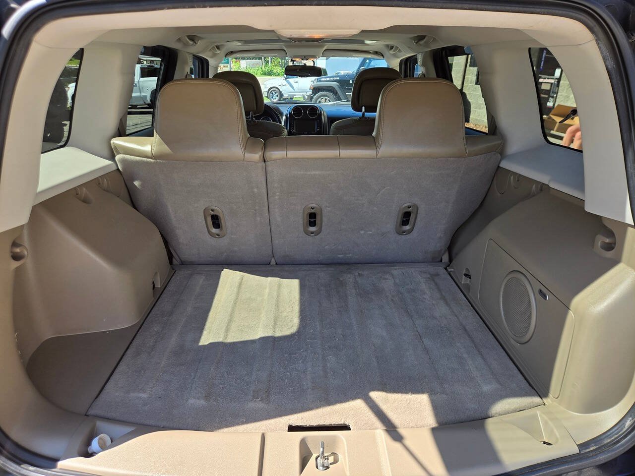 Used 2012 Jeep Patriot Limited w/ Sun/Sound Group AWD/4WD image 18
