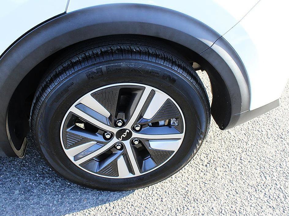 Used 2022 Kia Niro LXS image 16