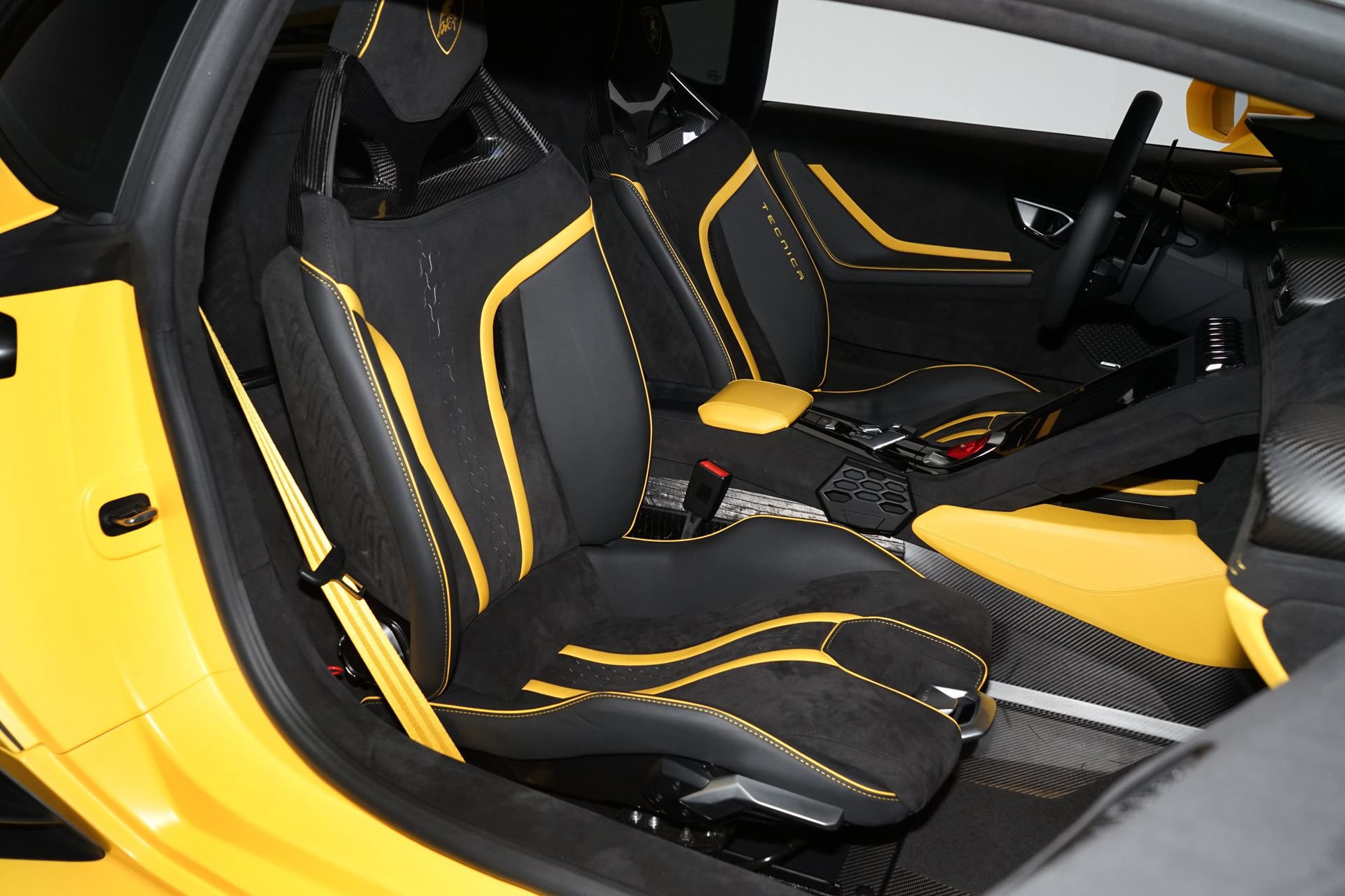 Used 2023 Lamborghini Huracan Tecnica RWD image 12