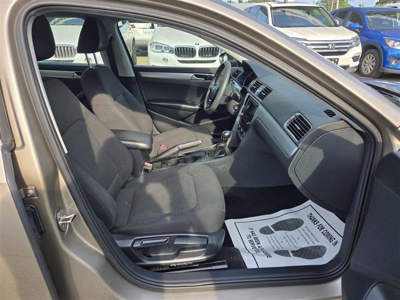 Used 2016 Volkswagen Passat 1.8T S image 26