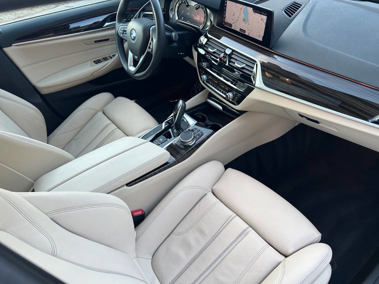 Used 2019 BMW 540i xDrive AWD/4WD image 18