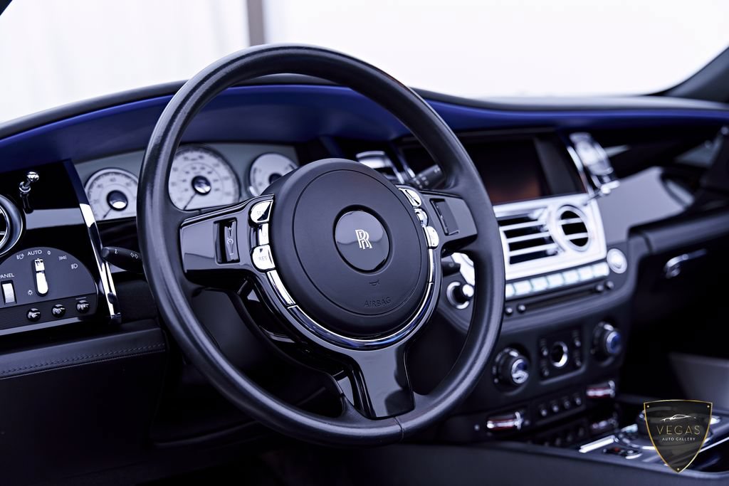 Used 2019 Rolls-Royce Dawn RWD image 49
