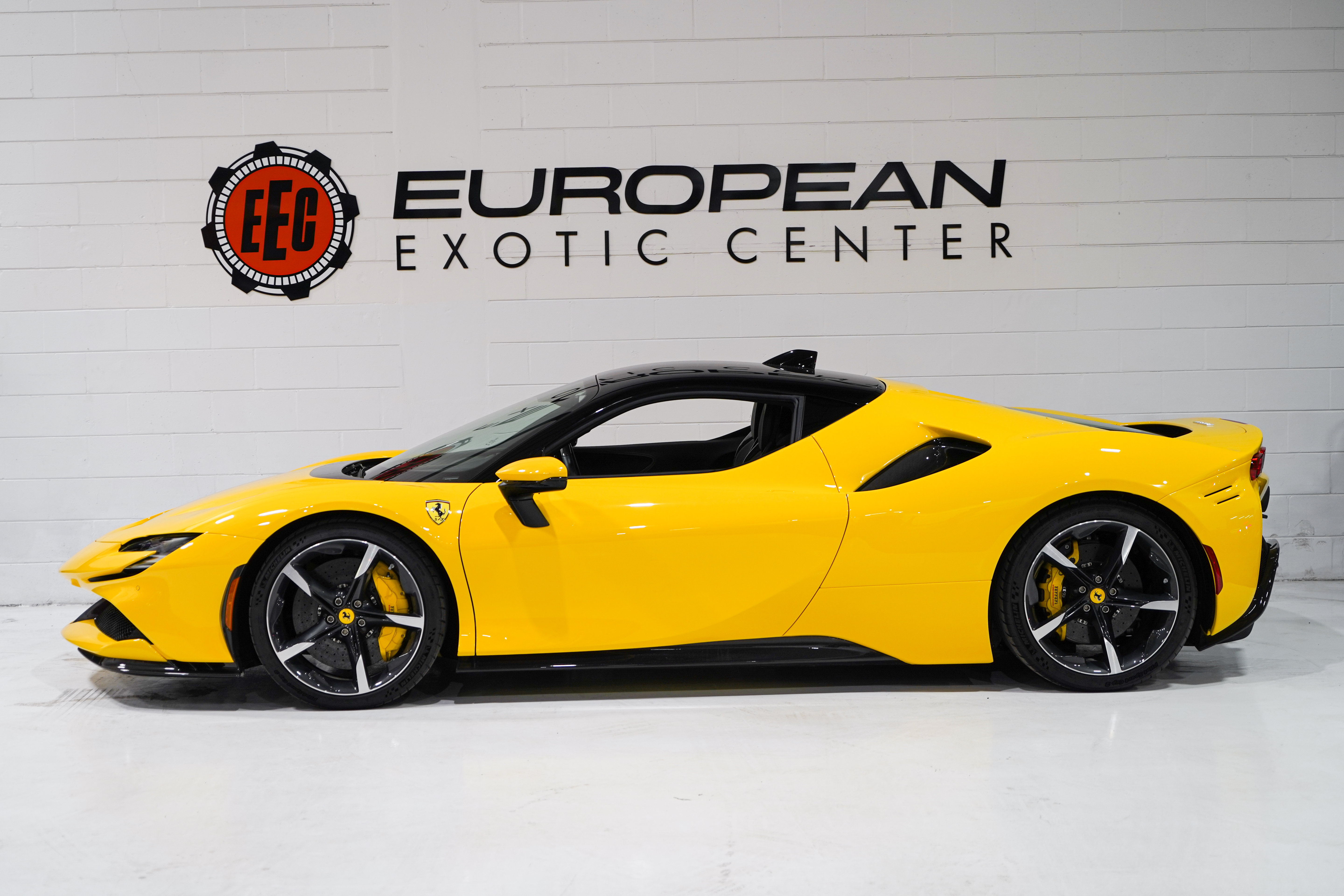 Used 2021 Ferrari SF90 Stradale AWD/4WD image 7