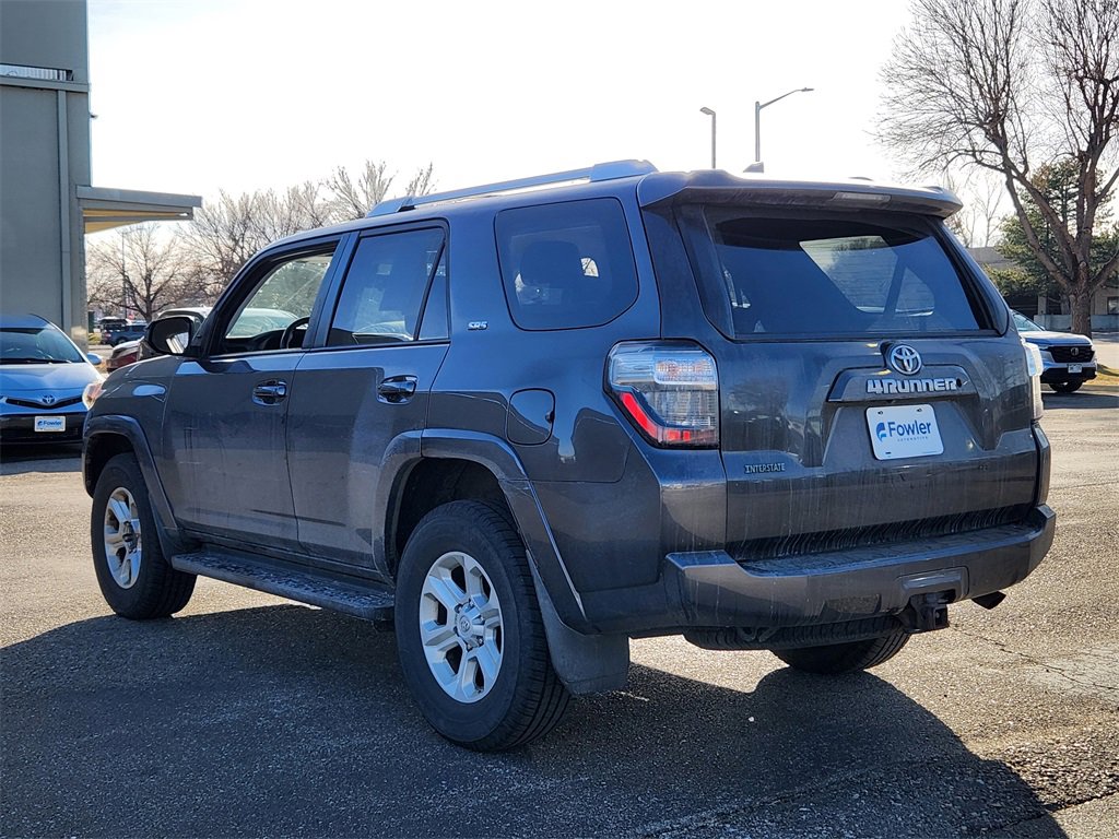 Used 2016 Toyota 4Runner SR5 image 3