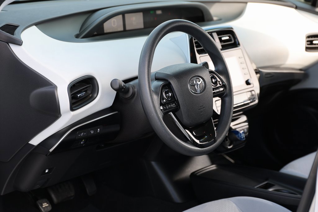 Certified 2022 Toyota Prius LE image 13