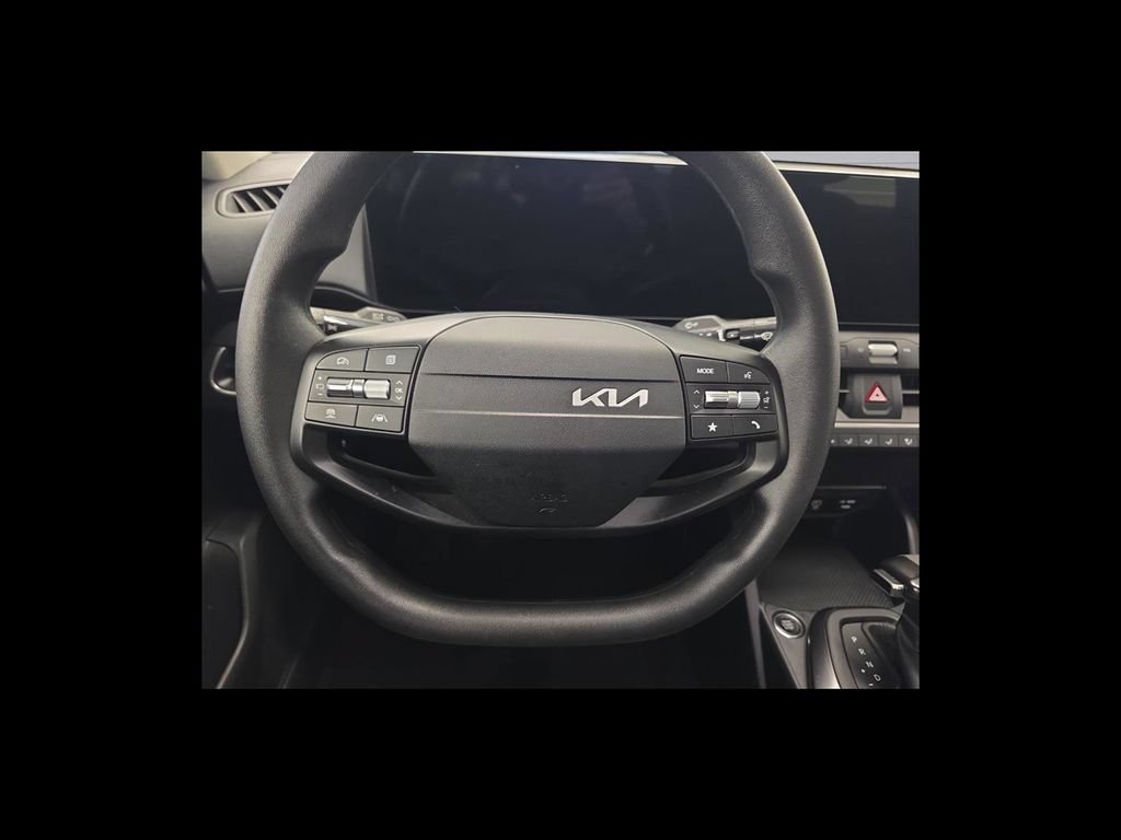 Used 2025 Kia K4 FWD image 14