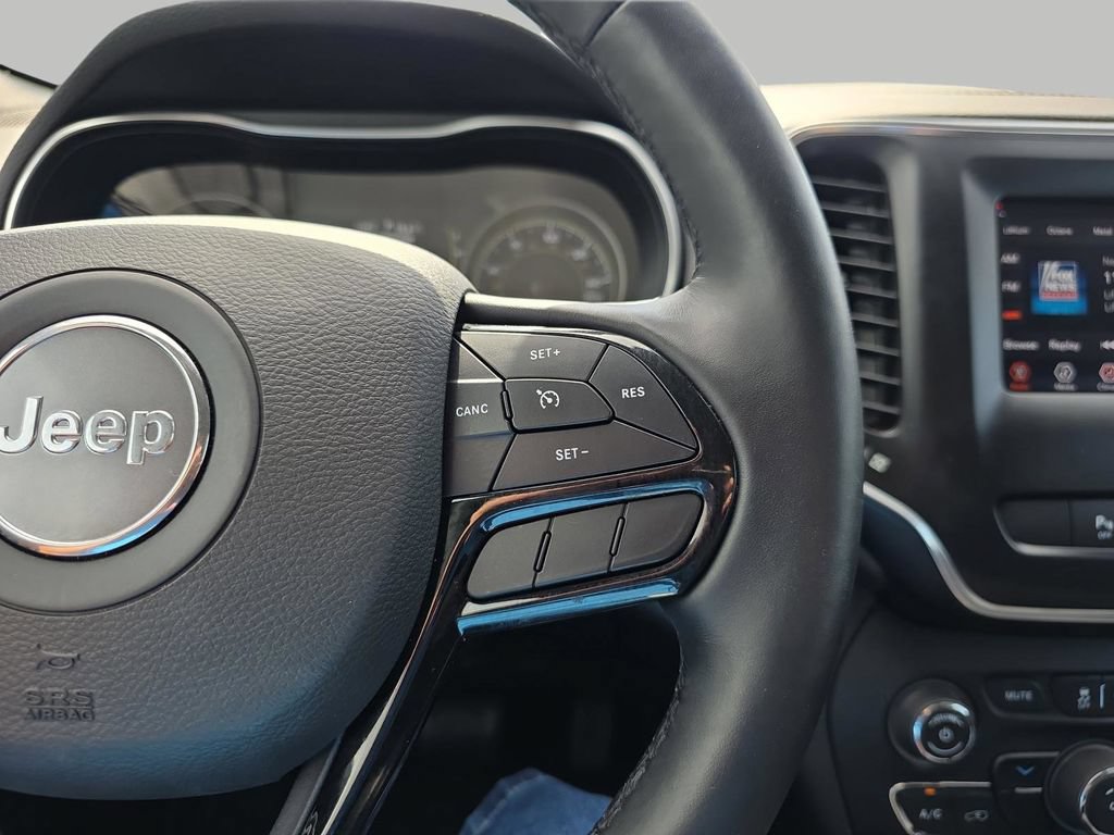 Used 2021 Jeep Cherokee Latitude Plus FWD image 19