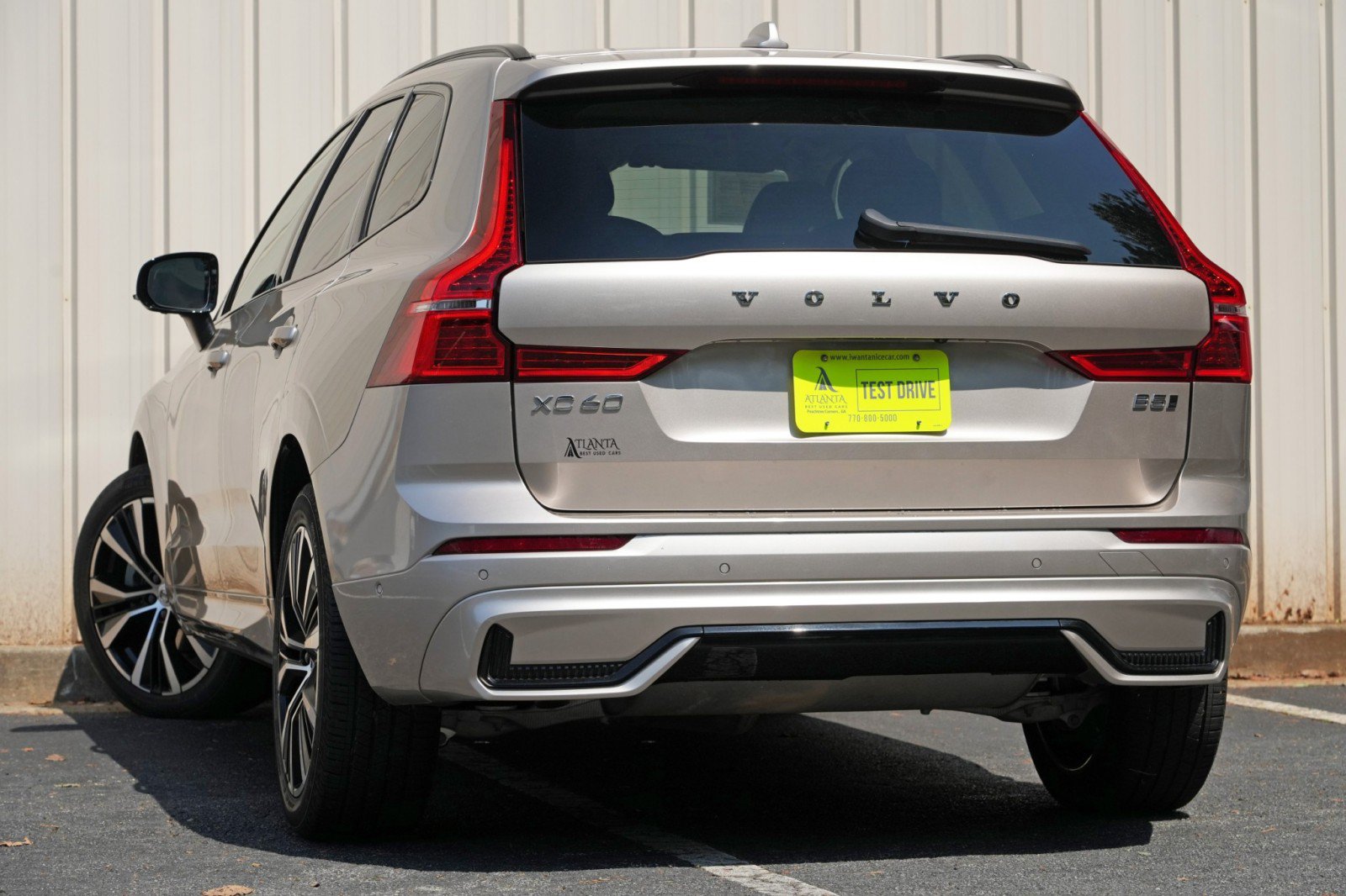 Used 2023 Volvo XC60 B5 Plus AWD/4WD image 5