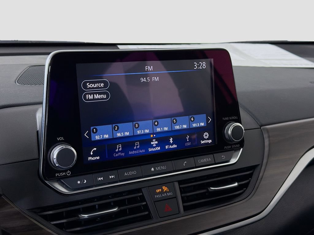 Used 2024 Nissan Altima 2.5 SV FWD image 16