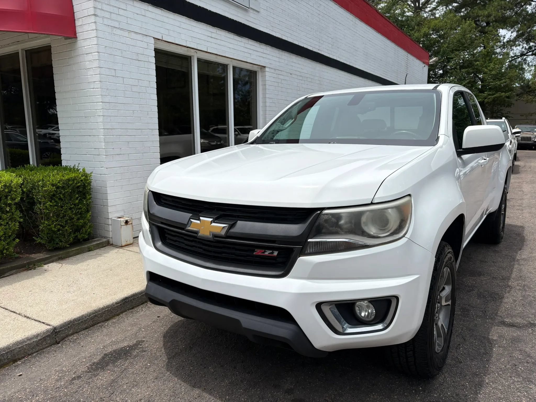 Used 2016 Chevrolet Colorado Z71 AWD/4WD image 2