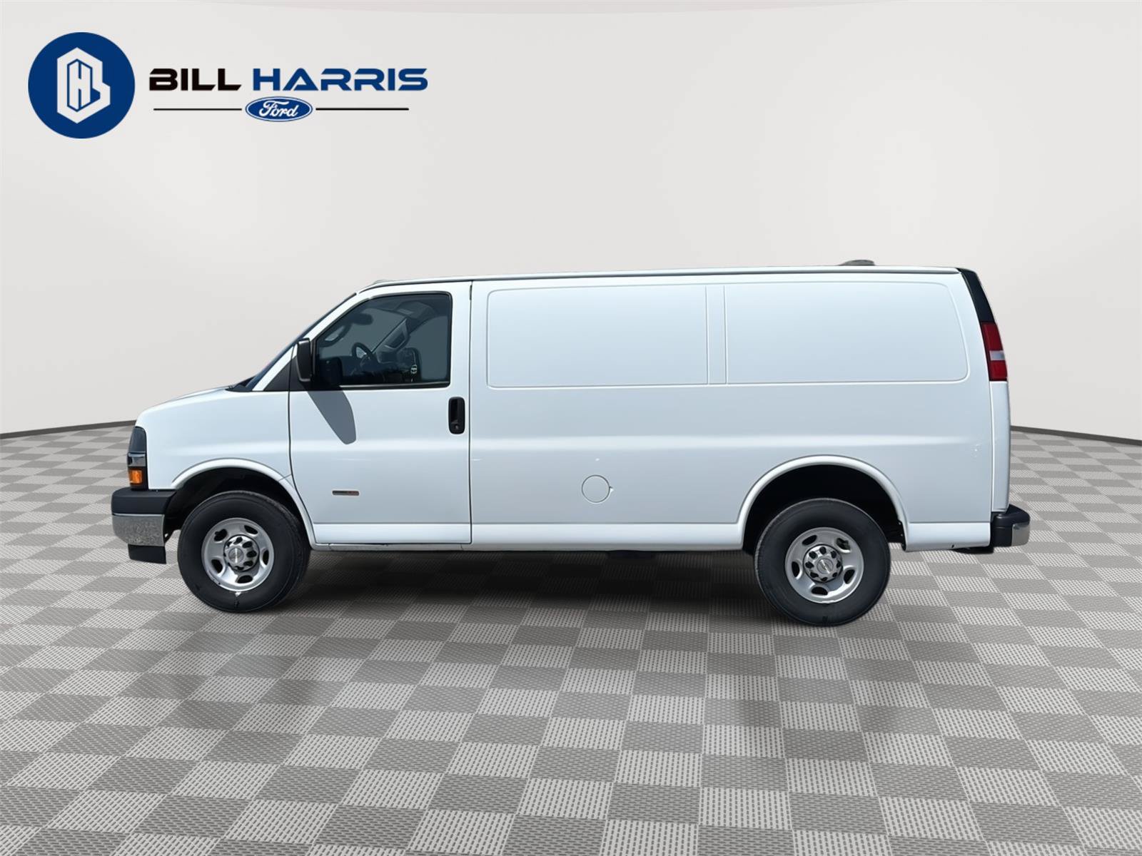 Used 2021 Chevrolet Express 2500 w/ Driver Convenience Package RWD image 8