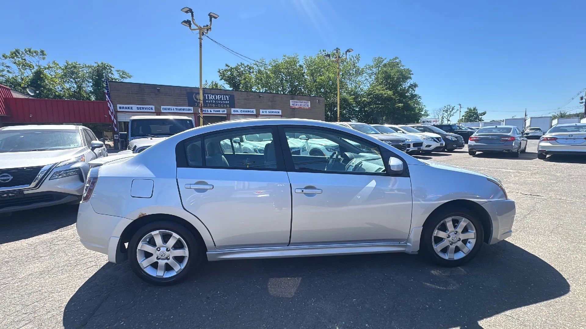 Used 2011 Nissan Sentra 2.0 SR w/ Convenience Pkg FWD image 4