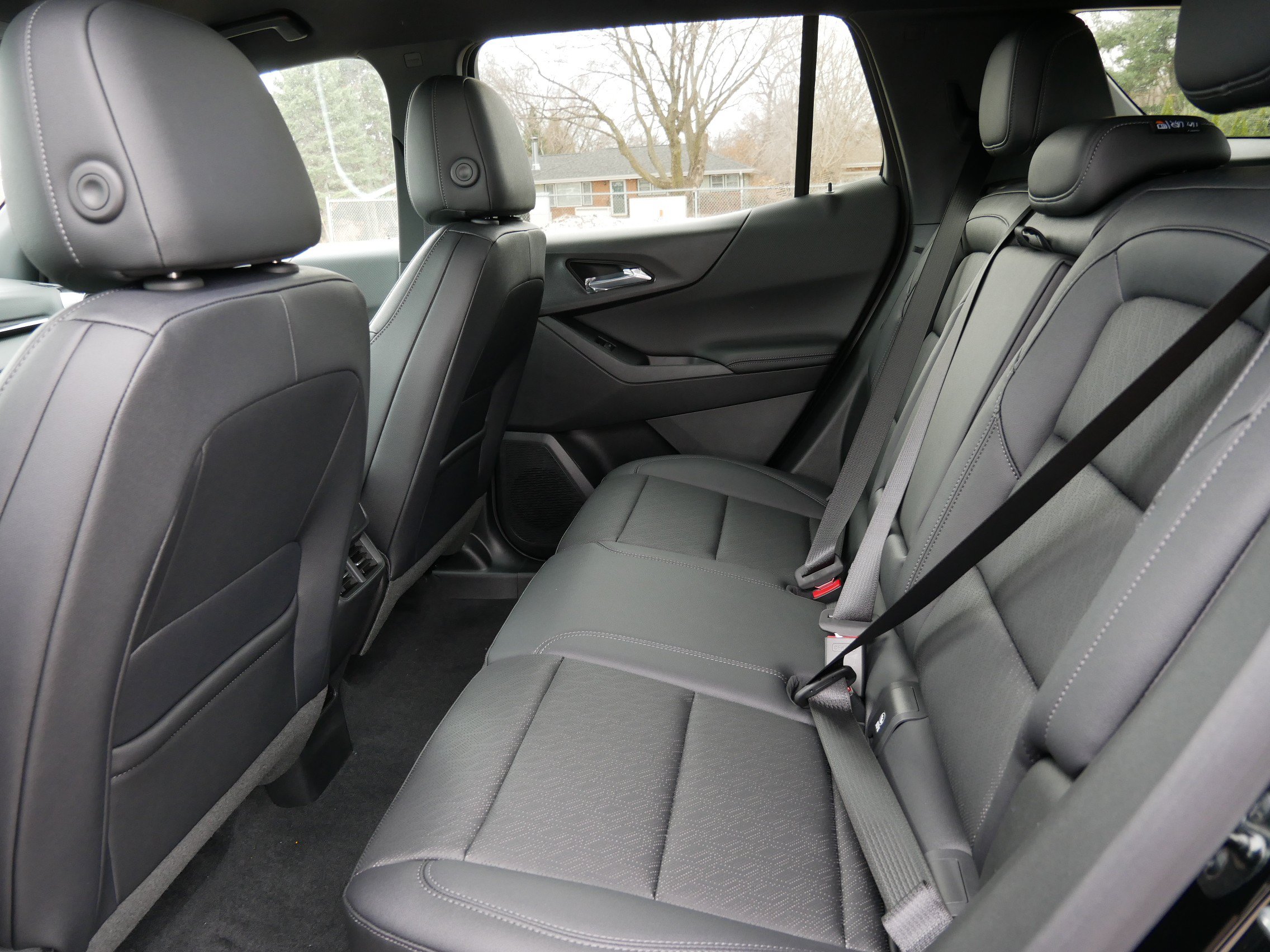 New 2026 Chevrolet Equinox LT w/ Convenience Package II AWD/4WD image 5