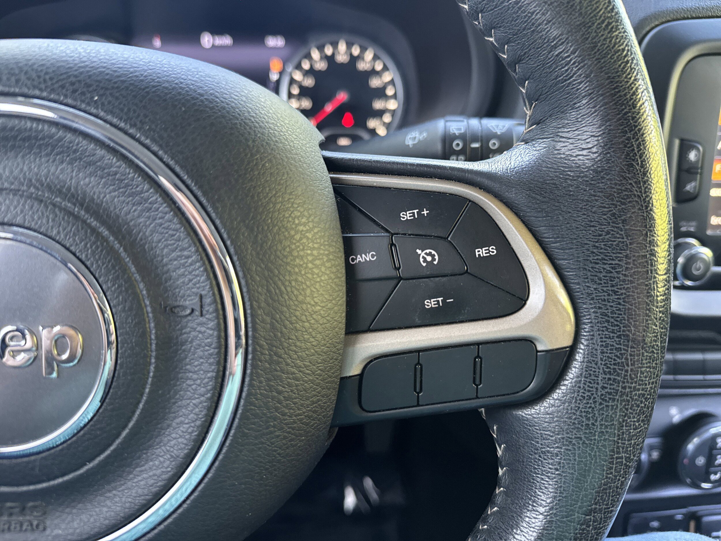 Used 2016 Jeep Renegade Limited AWD/4WD image 21