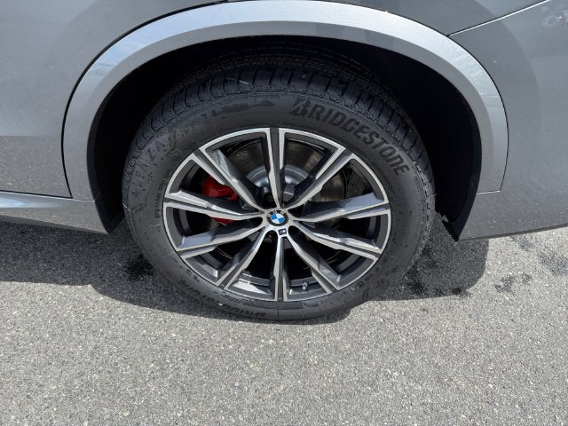 New 2026 BMW X5 xDrive40i w/ M Sport Package AWD/4WD image 18