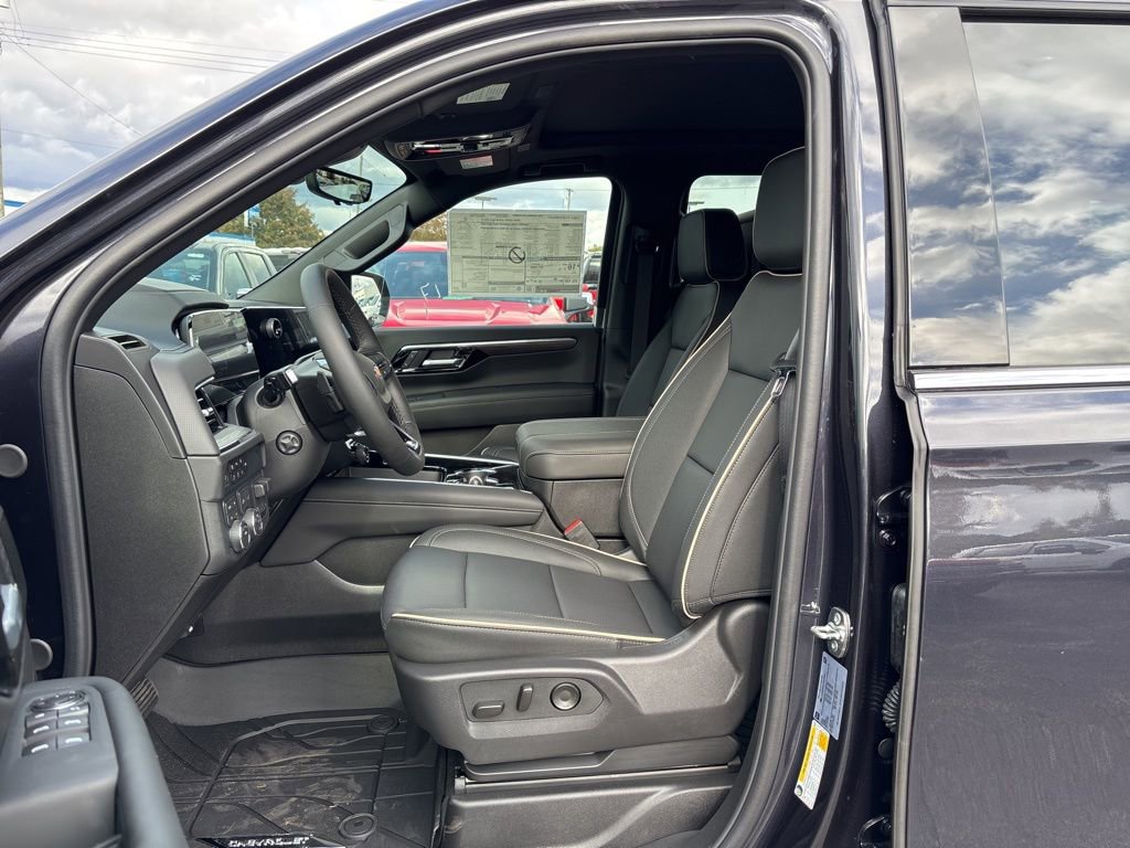 New 2026 Chevrolet Suburban Premier image 8