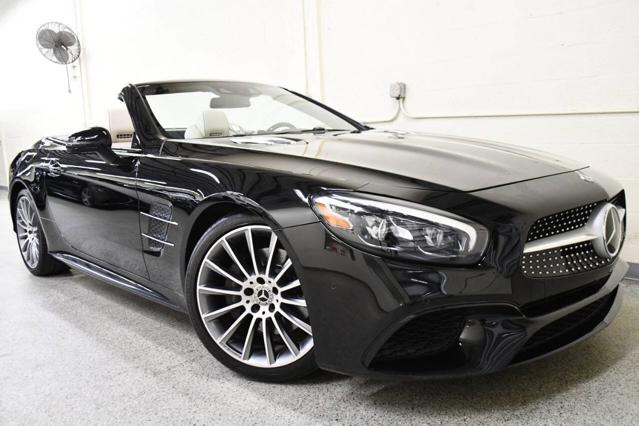 Used 2019 Mercedes-Benz SL 550 image 2