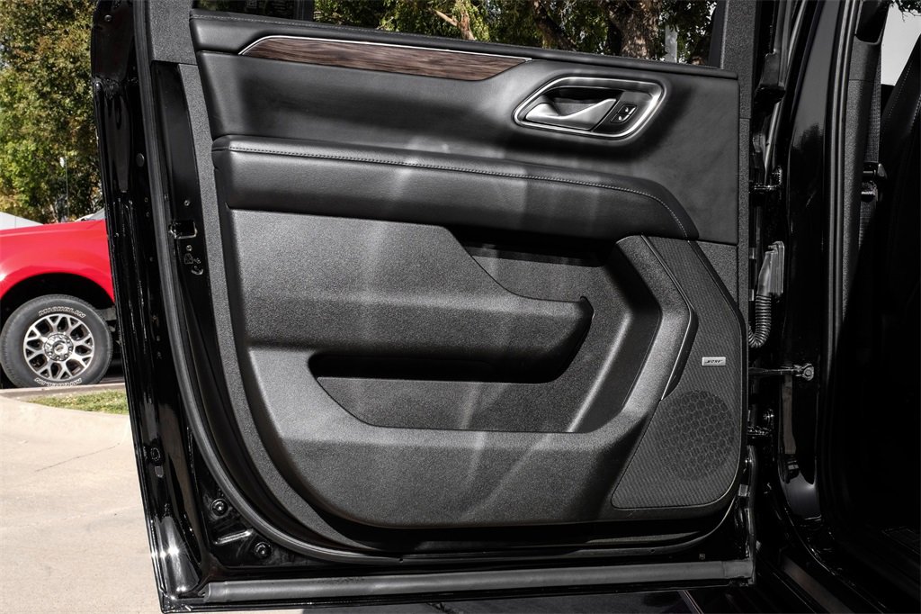 Used 2022 Chevrolet Suburban LT image 48