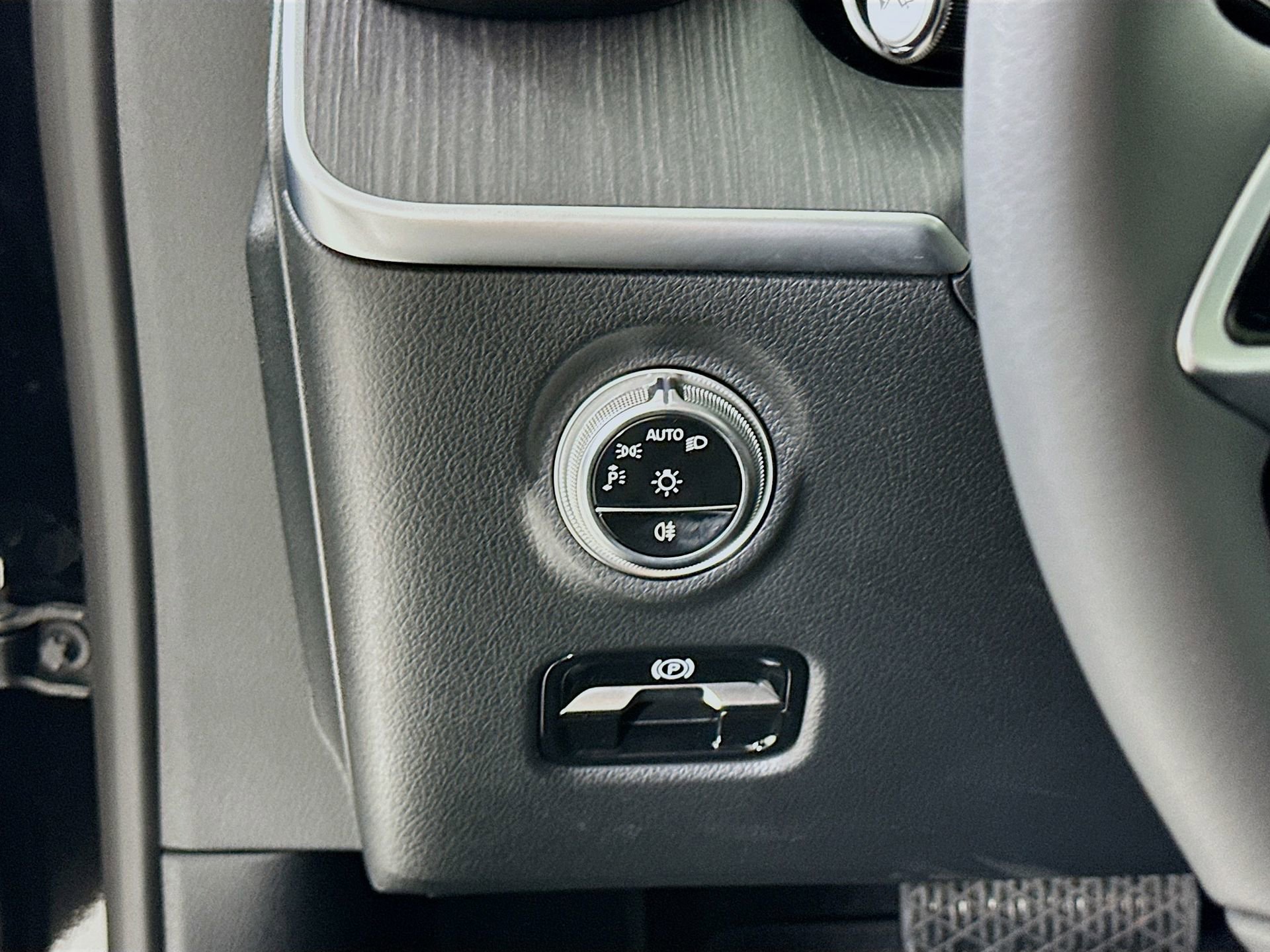 New 2026 Mercedes-Benz C 300 4MATIC Sedan image 11